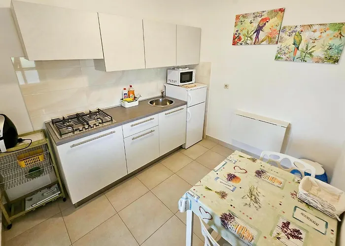 Apartment 1 Bedroom Beautiful In