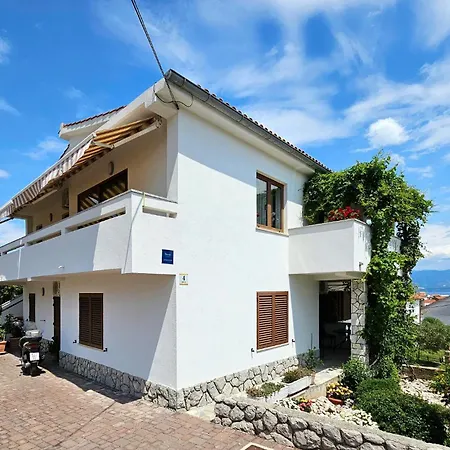 1 Bedroom Stunning In Vrbnik (Primorje-Gorski Kotar)
