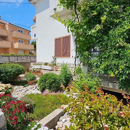 1 Bedroom Beautiful In