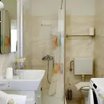 1 Bedroom Beautiful In Appartement *