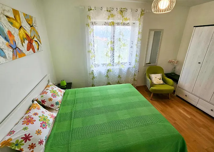1 Bedroom Beautiful In *